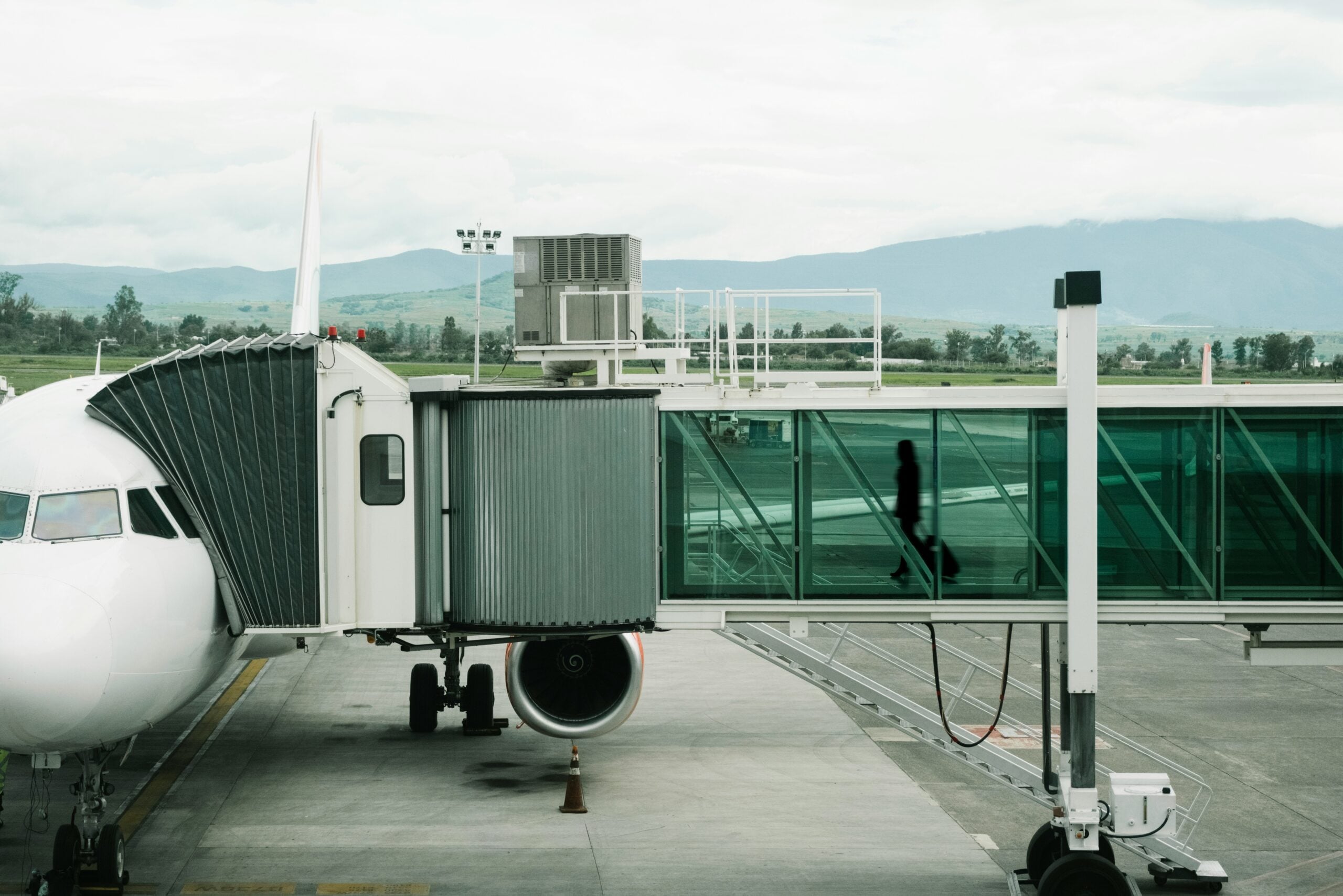 can you leave the airport during a layover
